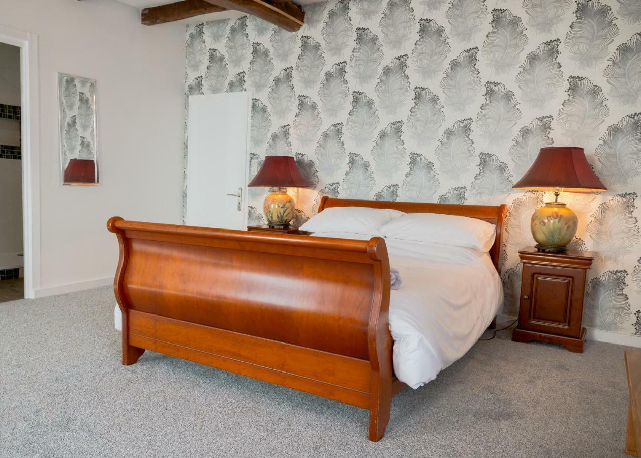 Auberge Du Noyer Londigny Bagian luar foto